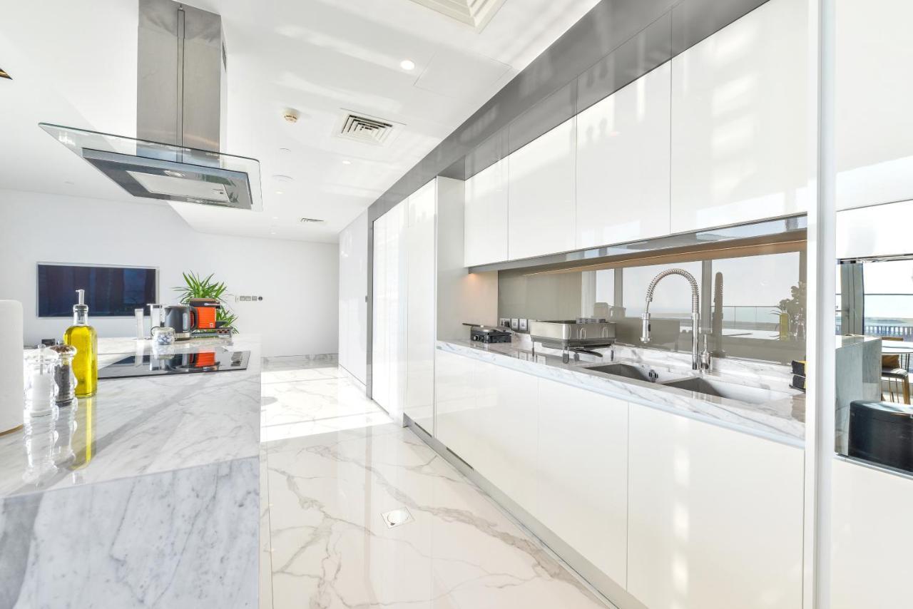 Luxe 3 Bedroom Oceanfront Apartment In The Heart Of Bluewaters Island Dubai Exterior photo