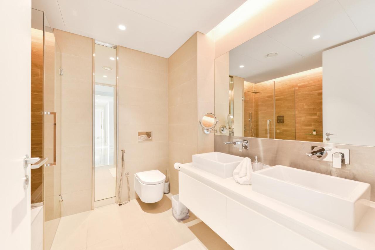 Luxe 3 Bedroom Oceanfront Apartment In The Heart Of Bluewaters Island Dubai Exterior photo